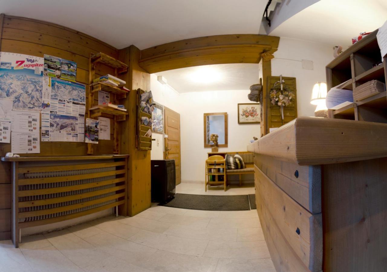 Ferienwohnung Wetterstein แลร์มอส ภายนอก รูปภาพ